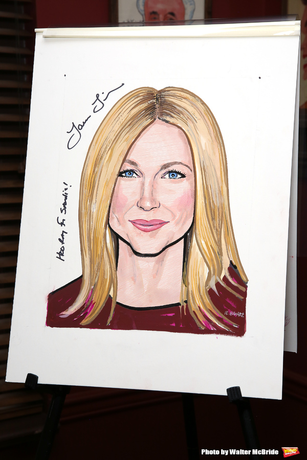 Photo Coverage: Laura Linney and Cynthia Nixon Celebrate Their New Portraits at Sardi's! Image