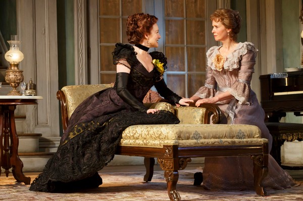 BWW Flashback: So Long Hubbards! THE LITTLE FOXES Concludes Its Run Today Image
