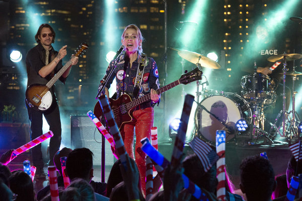 Photo Flash: Jennifer Lopez, Hailee Steinfeld & More Perform on MACY'S 4TH OF JULY FIREWORKS Image