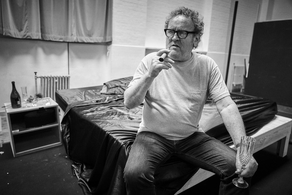 Photo Flash: In Rehearsal With Sienna Miller & Jack O'Connell For CAT ON A HOT TIN ROOF Image