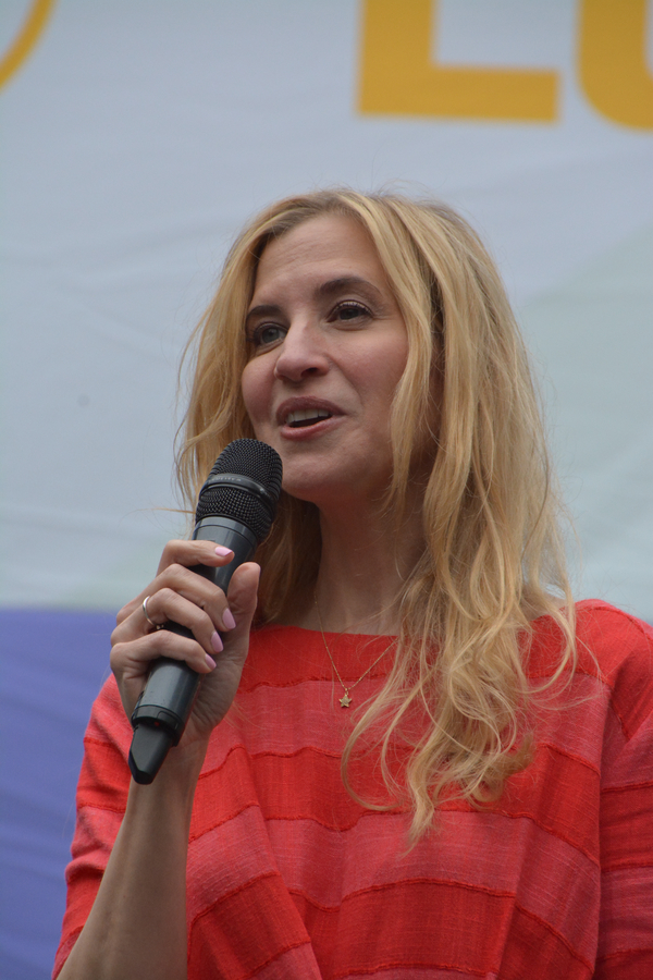 Photo Coverage: GROUNDHOG DAY, WICKED & More Help Kick Off the Summer at Broadway in Bryant Park! Image