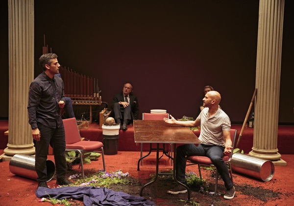 Photo Flash: First Look at Oscar Isaac, Keegan-Michael Key and More in HAMLET at The Public Theater Image