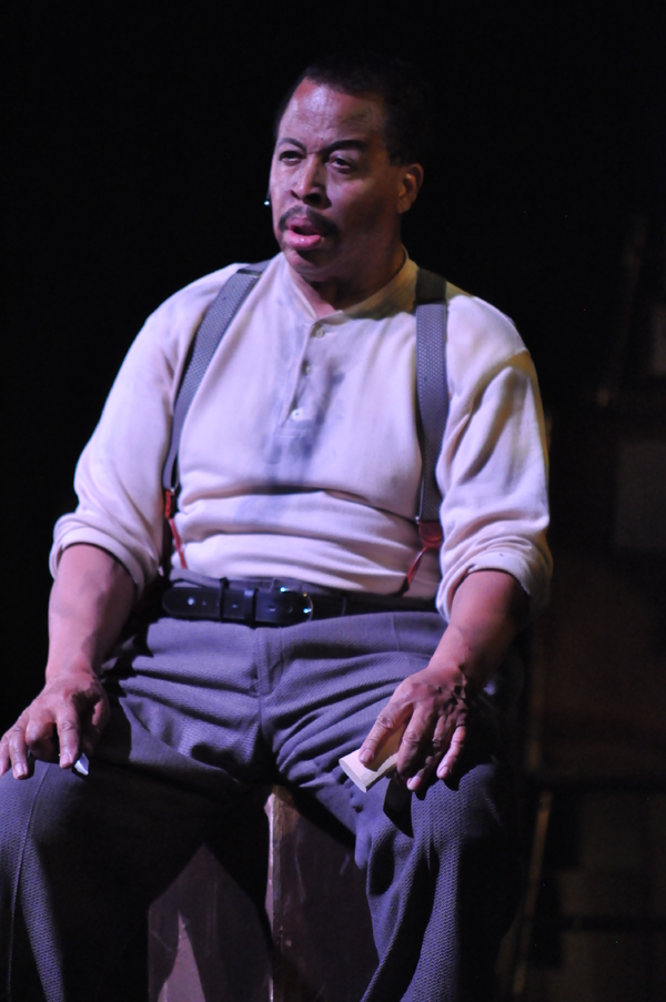 Photo Flash: First Look at Michel Bell, Ciaran Sheehan, Sarah Oakes Muirhead and More in SHOW BOAT at Reagle Music Theatre Image