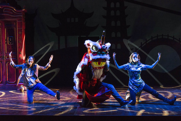 Photo Flash: First Look at KING OF THE YEES, Opening This Weekend at the Douglas Image