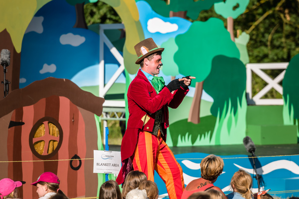 Photo Flash: First Look at Immersion Theatre's Open-Air Production of WIND IN THE WILLOWS 