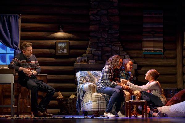 Photo Flash: First Look at THE BODYGUARD at The Hobby Center Image