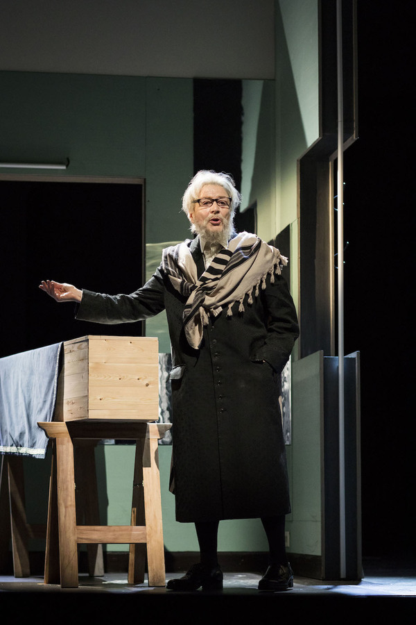 EXCLUSIVE: First Look At New ANGELS IN AMERICA Images Ahead of NT Live Broadcast! Image