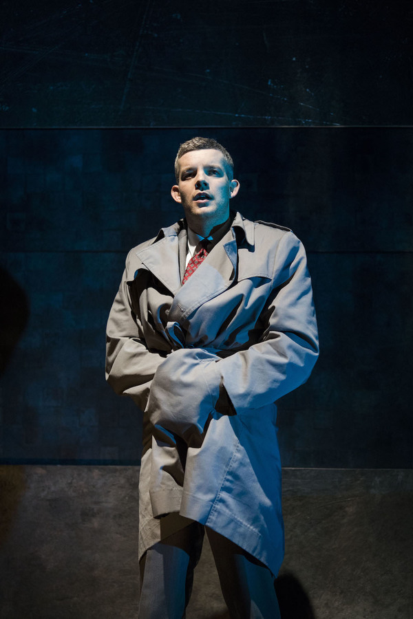 EXCLUSIVE: First Look At New ANGELS IN AMERICA Images Ahead of NT Live Broadcast! Image
