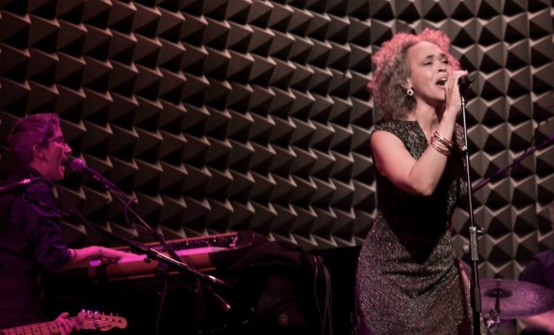 Review: gina Breedlove Welcomes You Home In Her Intimate, Vibrant Performance at Joe's Pub Image