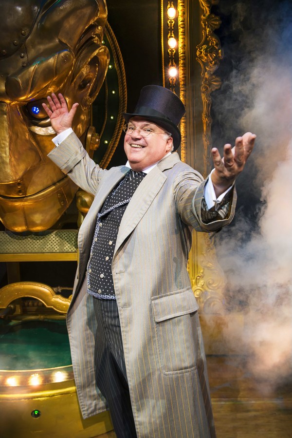 Photo Flash: First Look at New West End Cast of WICKED Image