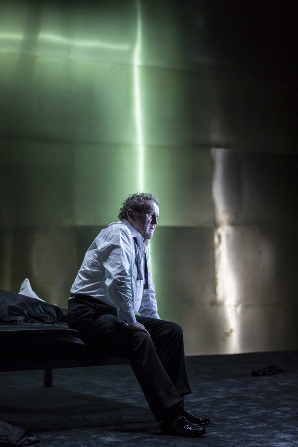 Photo Flash: First Look at Sienna Miller and the Cast of CAT ON A HOT TIN ROOF at the Apollo Theatre Image