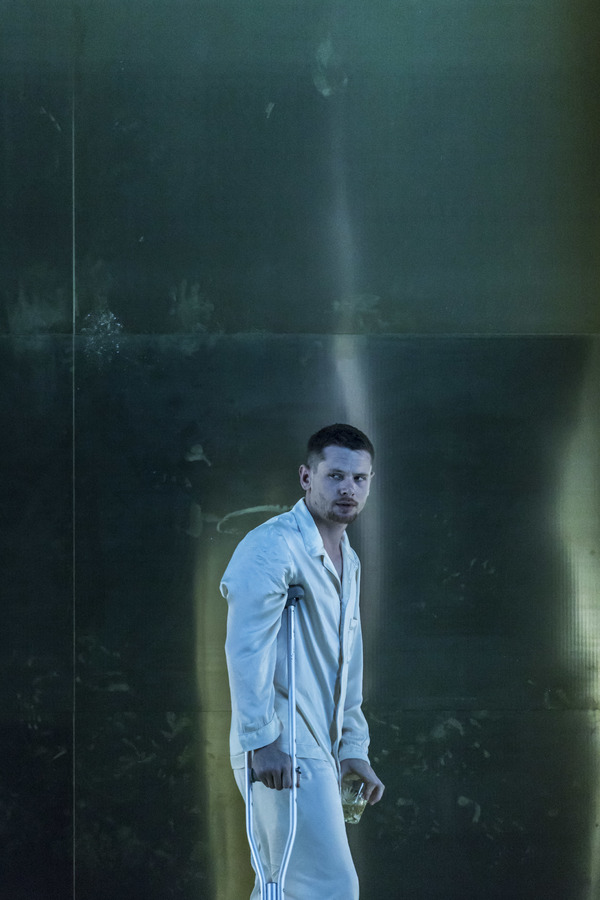Photo Flash: First Look at Sienna Miller and the Cast of CAT ON A HOT TIN ROOF at the Apollo Theatre Image