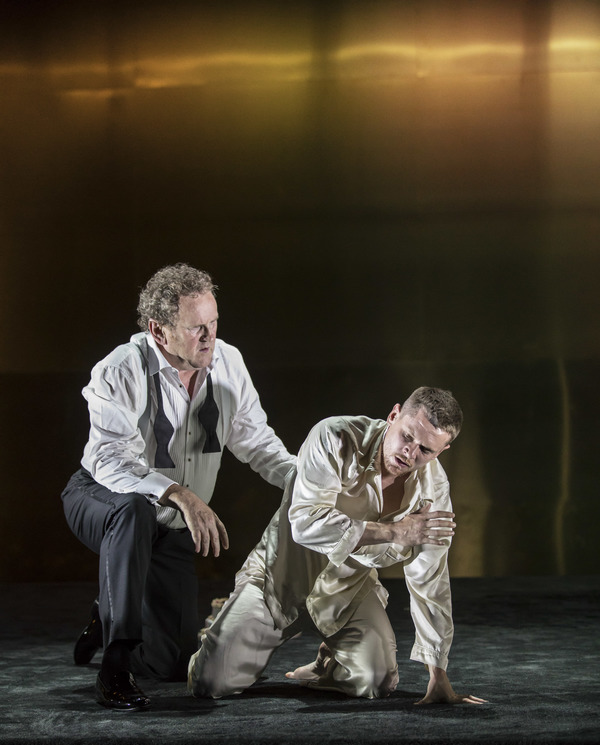 Photo Flash: First Look at Sienna Miller and the Cast of CAT ON A HOT TIN ROOF at the Apollo Theatre Image