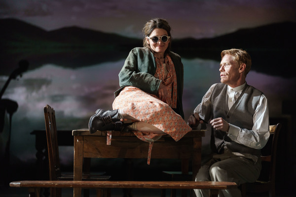Photo Flash: First Look at GIRL FROM THE NORTH COUNTRY at the Old Vic 
