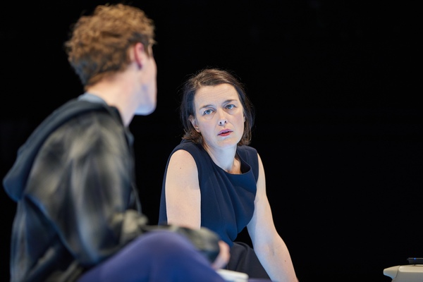 Photo Flash: First Look at MOSQUITOES at the National Theatre Image