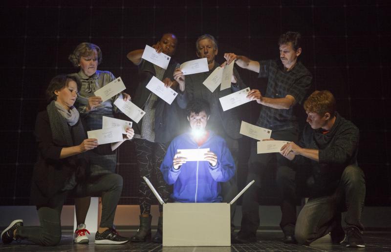 Review: CURIOUS INCIDENT at the Paramount – A Brilliant Gut Punch Image