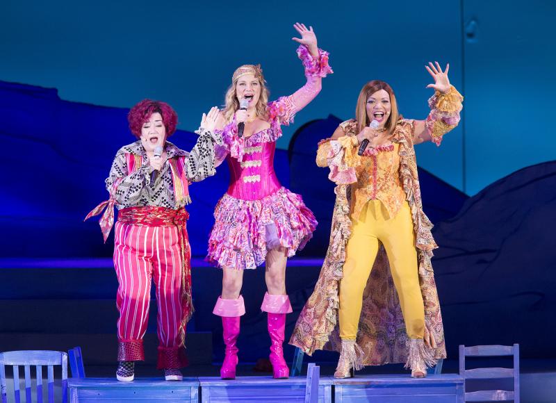 BWW Review: Nettles and Cameron Lead an Exuberant MAMMA MIA! at the Hollywood Bowl 