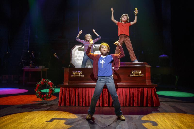 Review: Beautifully Poignant FUN HOME Tour Moves Into OC's Segerstrom Center Image