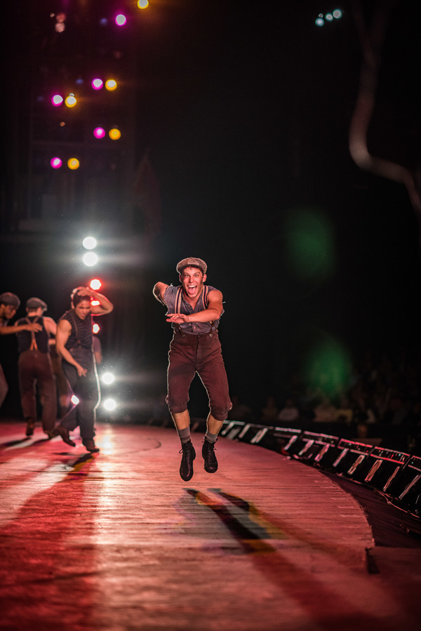 BWW Photo Exclusive: Watch What Happens... Backstage with NEWSIES at The Muny! Image