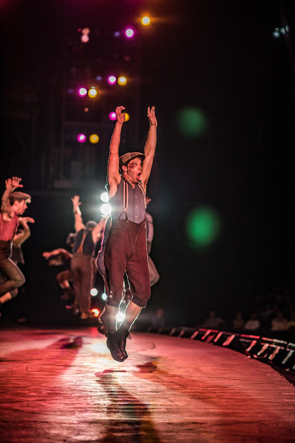 BWW Photo Exclusive: Watch What Happens... Backstage with NEWSIES at The Muny! Image