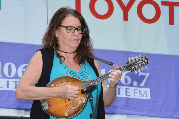 Photo Coverage: Casts of COME FROM AWAY. CHARLIE, and More Dazzle Broadway In Bryant Park Image