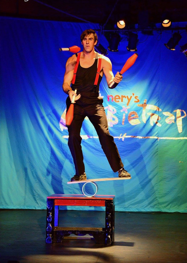 Photo Flash: Immersive Weekend of Amazement MAGICMANIA Set for Colony Theatre Image
