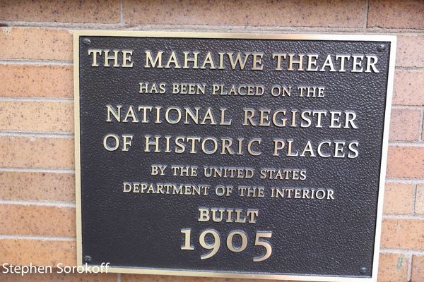Photo Coverage: Sutton Foster Performs at Mahaiwe Performing Arts Center Image