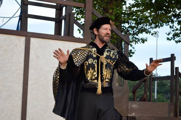 Photo Flash: Hip to Hip Theatre Company Enters Final Week of Performances 
