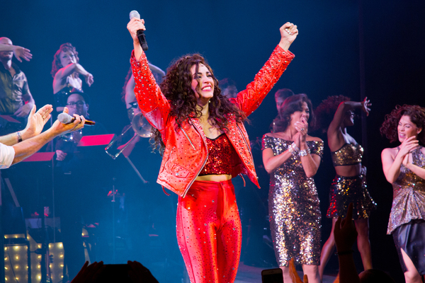 Photo Coverage: Gloria and Emilio Estefan Join Cast of ON YOUR FEET for Final Broadway Bows! Image