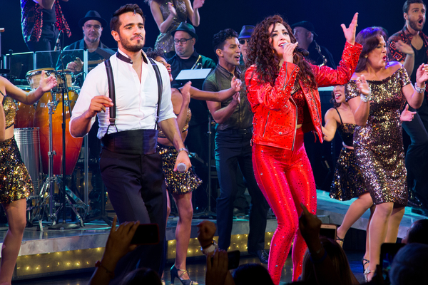 Photo Coverage: Gloria and Emilio Estefan Join Cast of ON YOUR FEET for Final Broadway Bows! Image