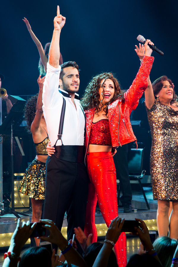 Photo Coverage: Gloria and Emilio Estefan Join Cast of ON YOUR FEET for Final Broadway Bows! Image