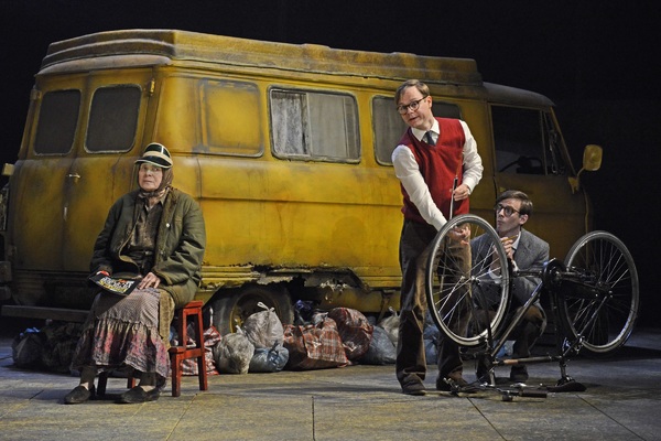Photo Flash: First Look at THE LADY IN THE VAN at Theatre Royal Bath Image