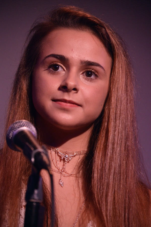Photo Flash: The Metropolitan Room Crowns New MetroStar Emily Ellet Image
