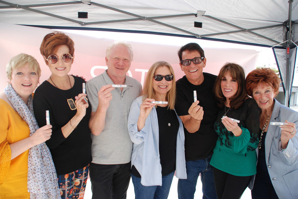 Photo Flash: Stage and Screen Personalities Gather To Save Lives Image