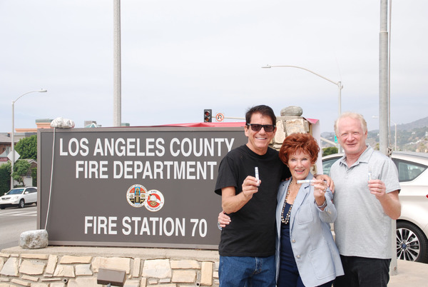 Photo Flash: Stage and Screen Personalities Gather To Save Lives Image
