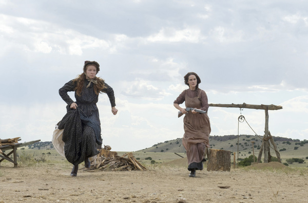 Photo Flash: Welcome to No Man's Land - Netflix Shares First Look at GODLESS Image