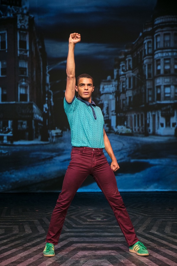 Photo Flash: Welcome to the 60s! First Look at HAIRSPRAY UK Tour Image