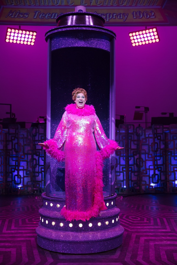 Photo Flash: Welcome to the 60s! First Look at HAIRSPRAY UK Tour Image