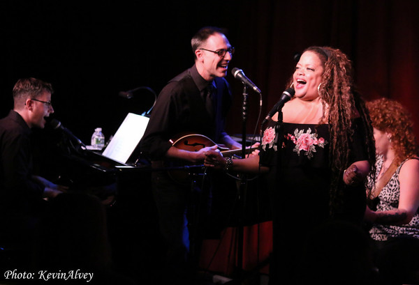 Photo Flash: Natalie Douglas Tributes Linda Ronstadt at Birdland Image