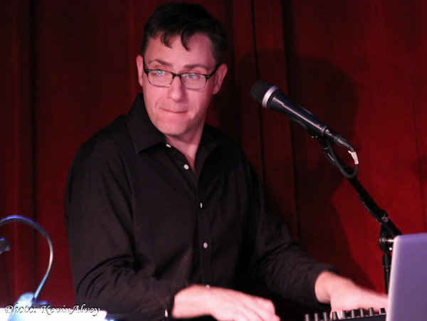 Photo Flash: Natalie Douglas Tributes Linda Ronstadt at Birdland Image