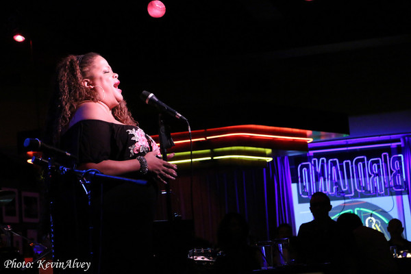 Photo Flash: Natalie Douglas Tributes Linda Ronstadt at Birdland Image