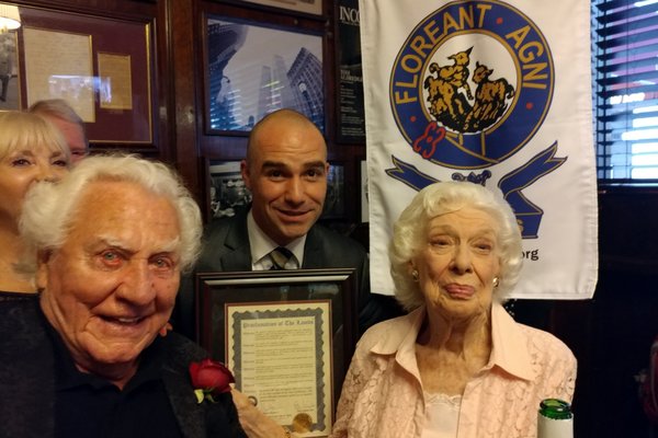 Photo Flash: The Lambs Proclaims Sardi's Its Favorite Watering Hole Image