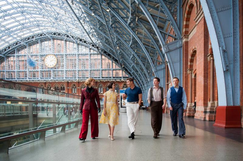 TV: AN AMERICAN IN PARIS Stars Ashley Day, Leanne Cope and More Surprise Passers-by with Performance at St Pancras Image