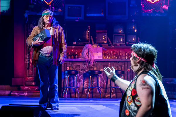 Photo Flash: First Look - ROCK OF AGES Hits Drury Lane Theatre with Its Best Shot Image