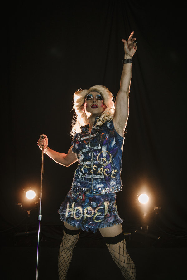 Photo Flash: Sneak Peek at 'HEDWIG' in Her Stilettos at Phoenix Theatre Image
