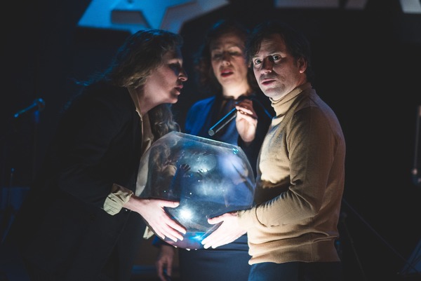 Photo Flash: Sneak Peek at RADIOPLAY at Ha'Hanut Theatre Image