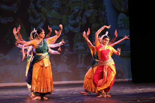 Photo Flash: MainStage Irving-Las Colinas Opens Season with RANG DE! COLOR ME INDIA! Image