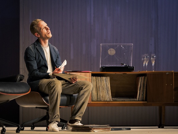 Photo Flash: First Look at Lawrence Fox in Tom Stoppard's THE REAL THING Image