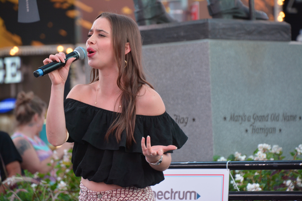 Photo Coverage: Lin-Manuel Miranda, Mandy Gonzalez and More Attend VIVA BROADWAY! Image
