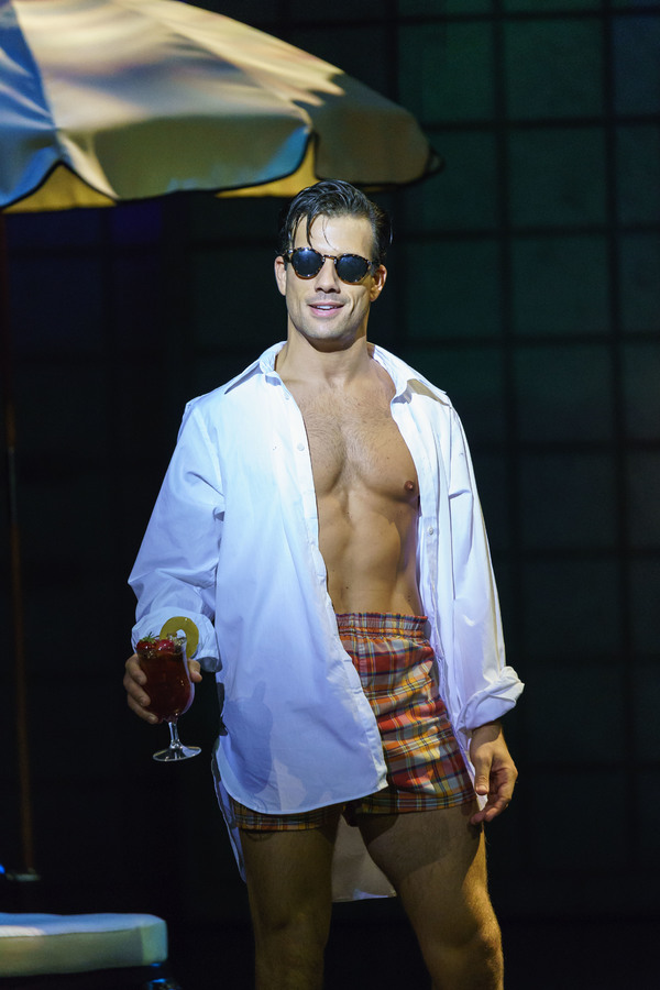 Photo Flash: First Look at Ria Jones, Danny Mac, and More in SUNSET BOULEVARD UK Tour Image